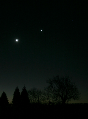 The Crescent Moon, Venus and Spica in the pre-dawn sky in December 2018. Click for full-size image (Copyright Martin J Powell 2018)